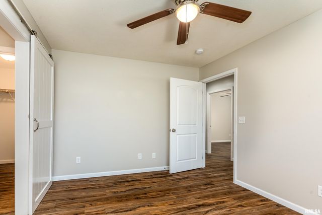 504 S MECHANIC Street, Marion, IL 62959