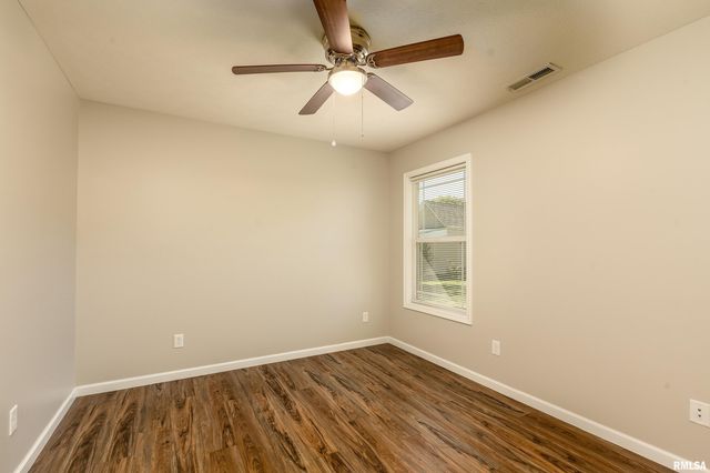 504 S MECHANIC Street, Marion, IL 62959