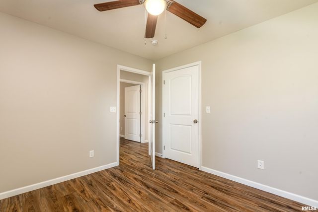 504 S MECHANIC Street, Marion, IL 62959