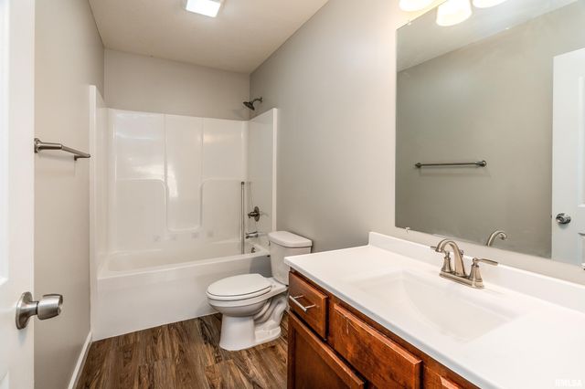 504 S MECHANIC Street, Marion, IL 62959