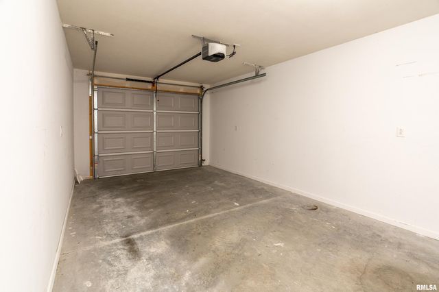 504 S MECHANIC Street, Marion, IL 62959