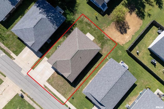 504 S MECHANIC Street, Marion, IL 62959