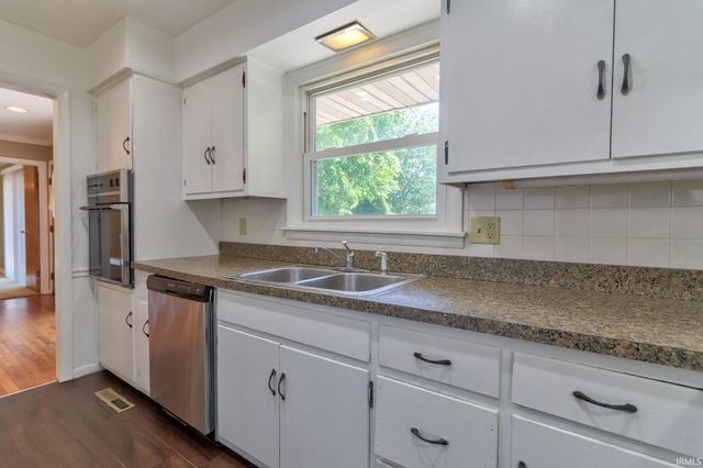 1016 S Lombard Avenue, Evansville, IN 47714