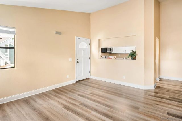 1953 Wellington Ln 4, Vista, CA 92081