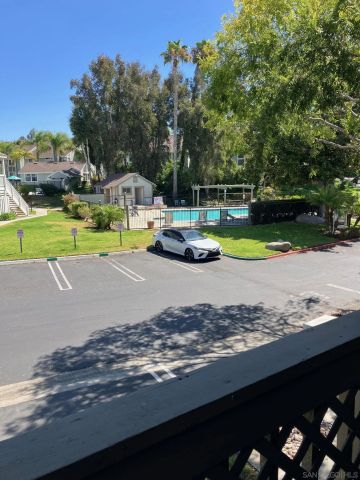 1953 Wellington Ln 4, Vista, CA 92081