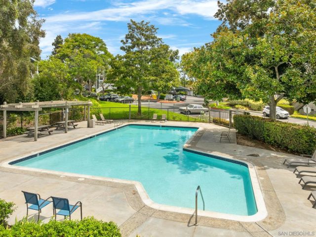1953 Wellington Ln 4, Vista, CA 92081