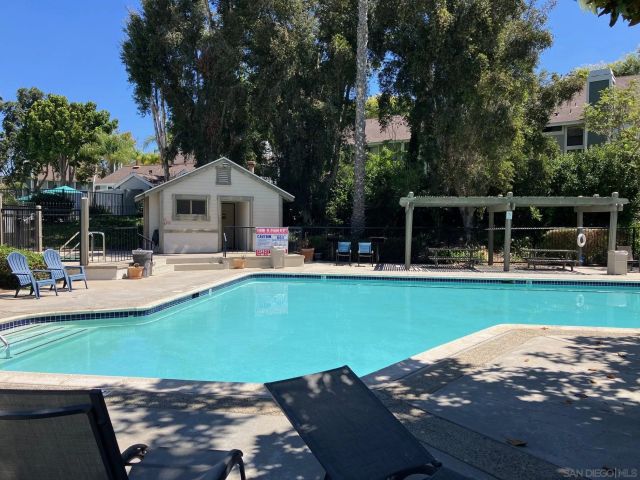 1953 Wellington Ln 4, Vista, CA 92081