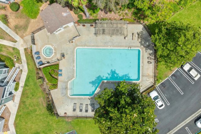 1953 Wellington Ln 4, Vista, CA 92081