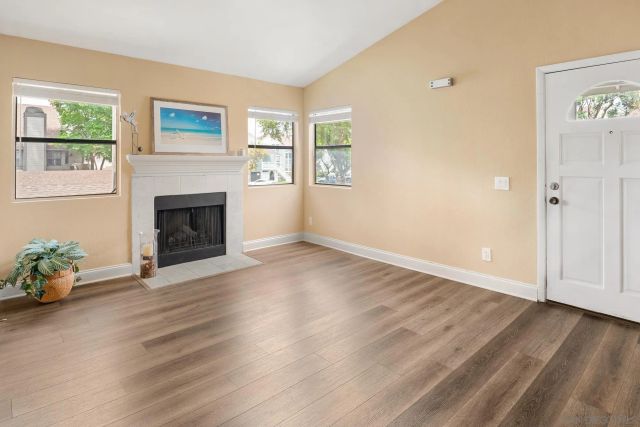 1953 Wellington Ln 4, Vista, CA 92081