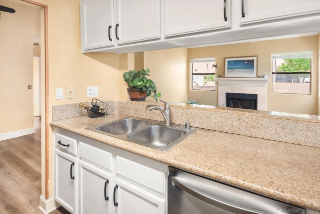 1953 Wellington Ln 4, Vista, CA 92081