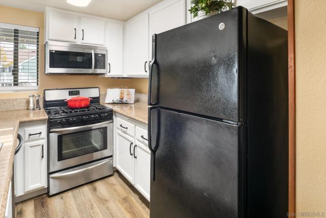 1953 Wellington Ln 4, Vista, CA 92081