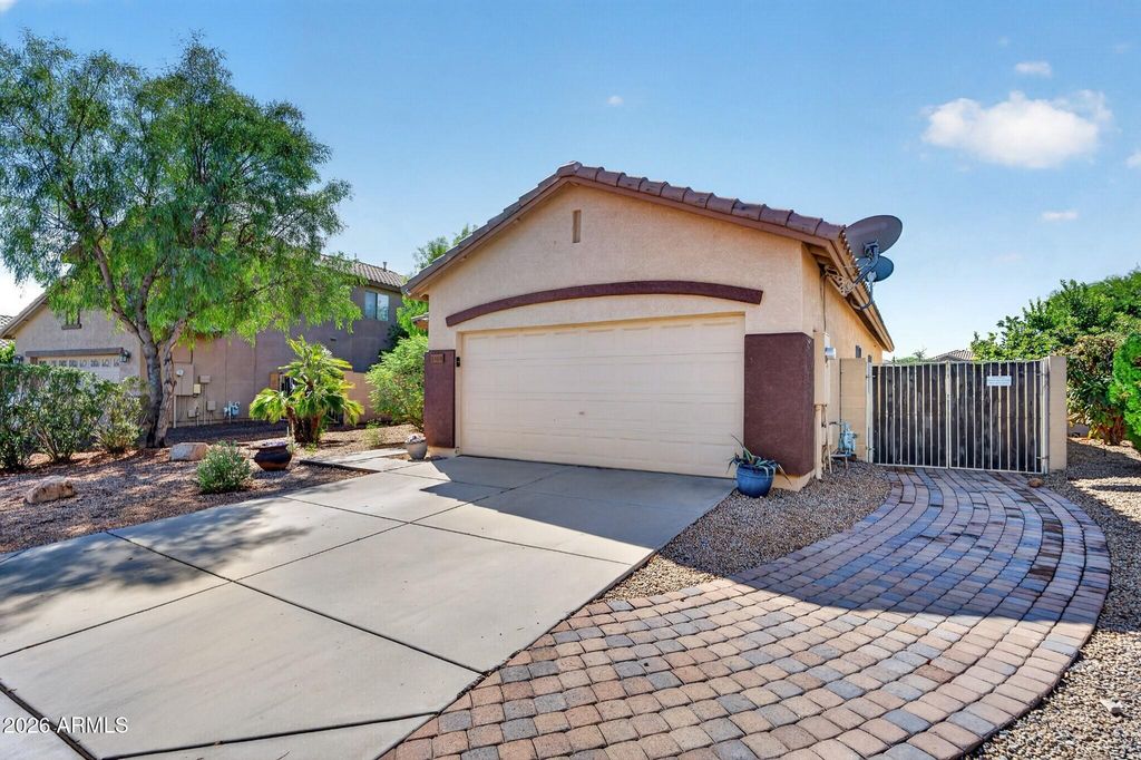 13331 W GELDING Drive, Surprise, AZ 85379 — photo 2