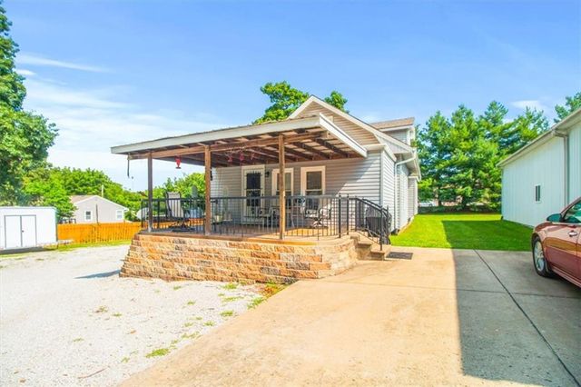 207 W 23rd Street, Independence, MO 64055