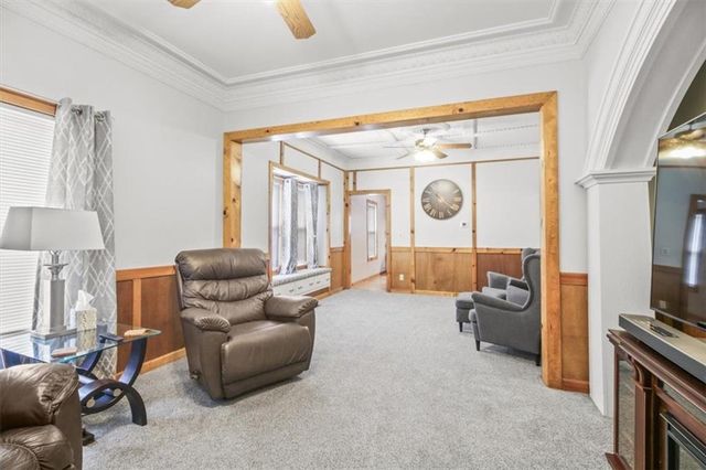 207 W 23rd Street, Independence, MO 64055
