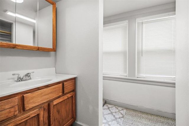 207 W 23rd Street, Independence, MO 64055
