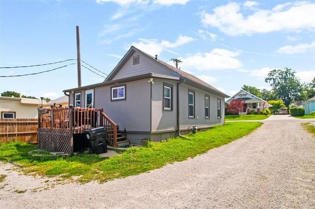 207 W 23rd Street, Independence, MO 64055