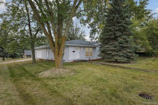 207 W Tienken Road, Rochester Hills, MI 48306