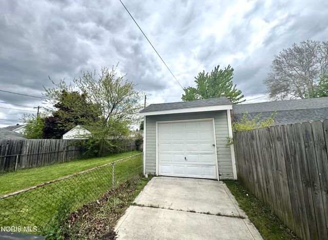 4240 Burnham Avenue, Toledo, OH 43612