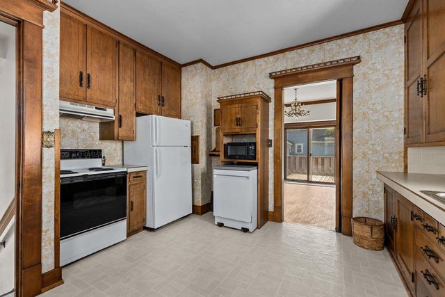 1113 N STATE STREET, Appleton, WI 54915