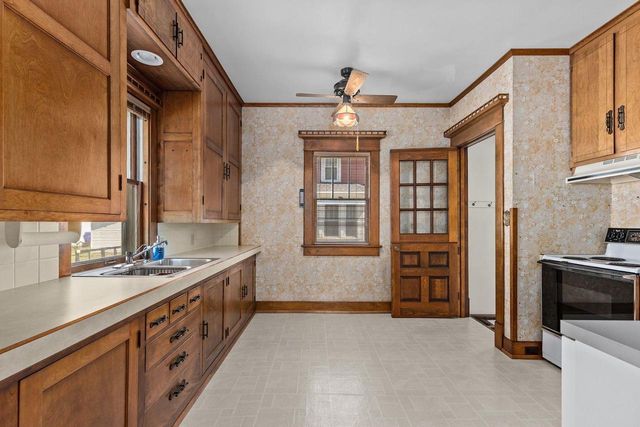 1113 N STATE STREET, Appleton, WI 54915