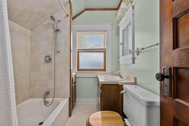 1113 N STATE STREET, Appleton, WI 54915