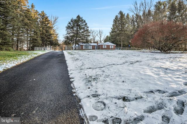 1158 PINE RD, Carlisle, PA 17015