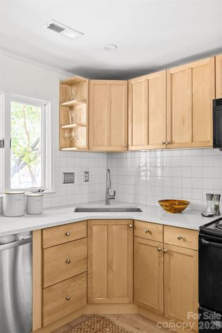433 W 8th Street 68, Charlotte, NC 28202