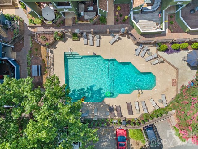 433 W 8th Street 68, Charlotte, NC 28202