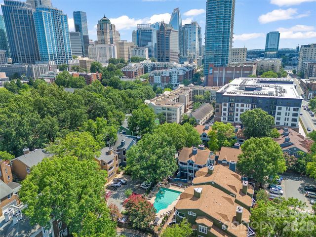 433 W 8th Street 68, Charlotte, NC 28202