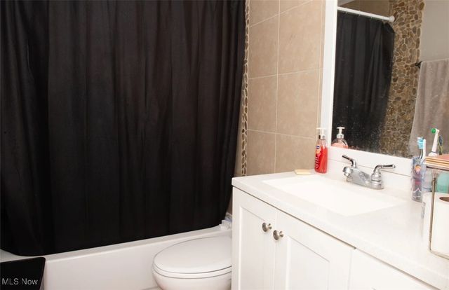 531 Audrey Lane, Struthers, OH 44471