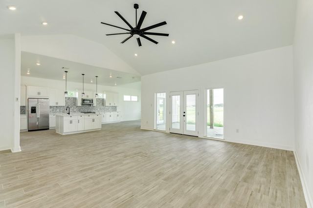 302 Colt Trail, Angleton, TX 77515