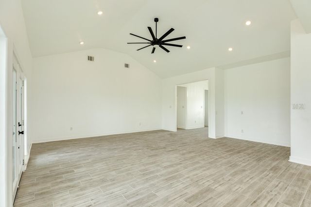 302 Colt Trail, Angleton, TX 77515
