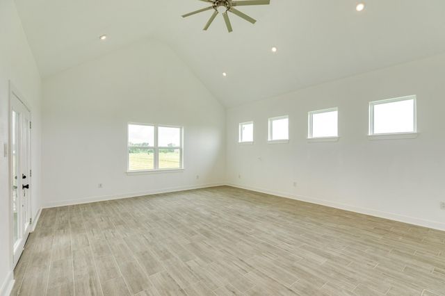 302 Colt Trail, Angleton, TX 77515