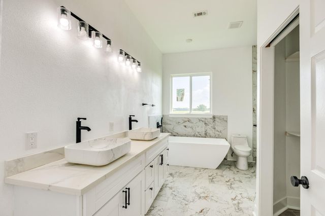 302 Colt Trail, Angleton, TX 77515