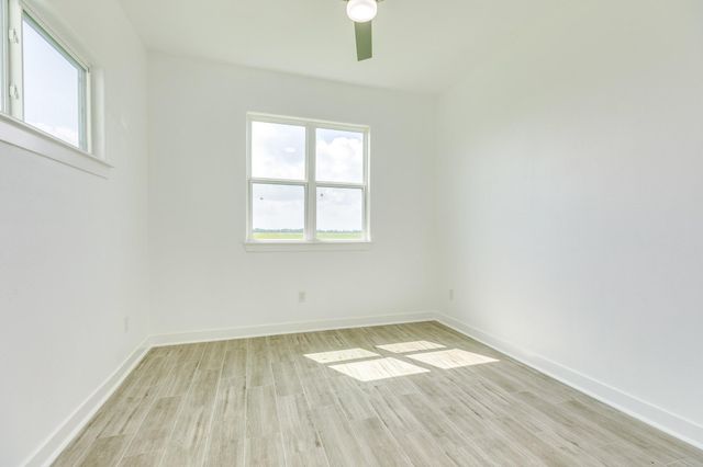 302 Colt Trail, Angleton, TX 77515