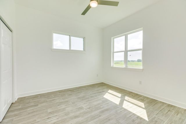 302 Colt Trail, Angleton, TX 77515