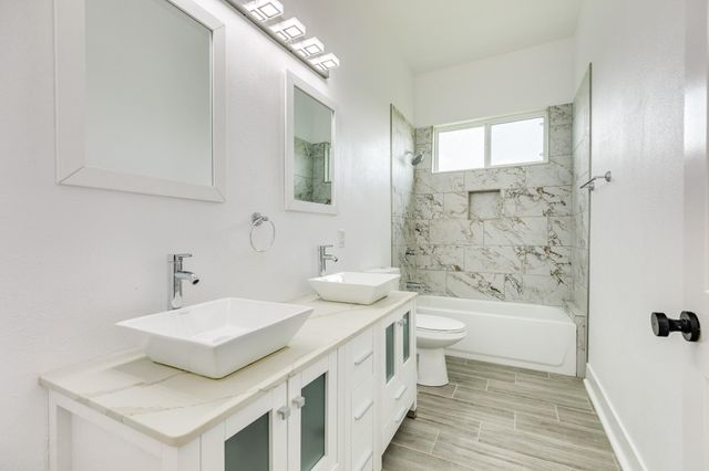 302 Colt Trail, Angleton, TX 77515