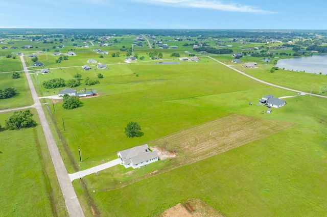 302 Colt Trail, Angleton, TX 77515