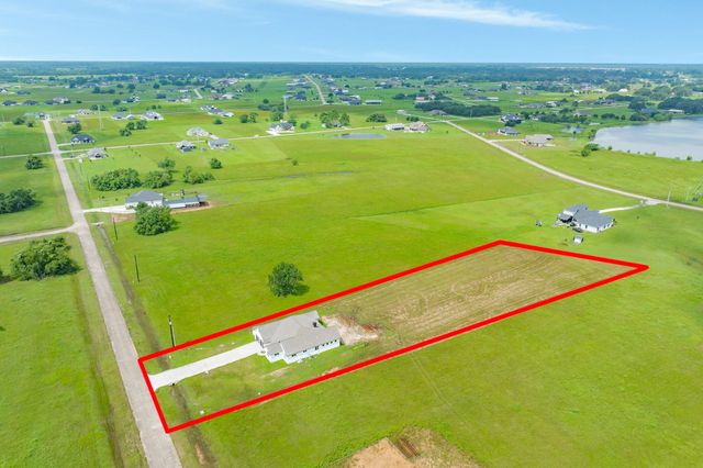 302 Colt Trail, Angleton, TX 77515