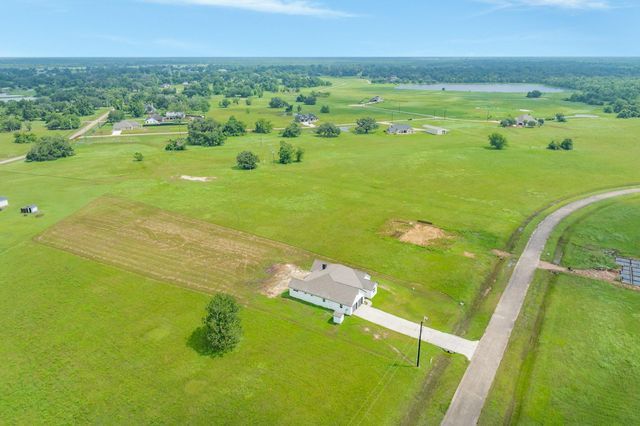 302 Colt Trail, Angleton, TX 77515
