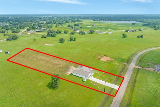 302 Colt Trail, Angleton, TX 77515
