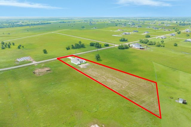 302 Colt Trail, Angleton, TX 77515