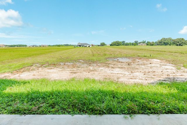 302 Colt Trail, Angleton, TX 77515