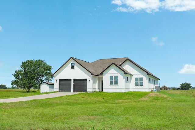 302 Colt Trail, Angleton, TX 77515