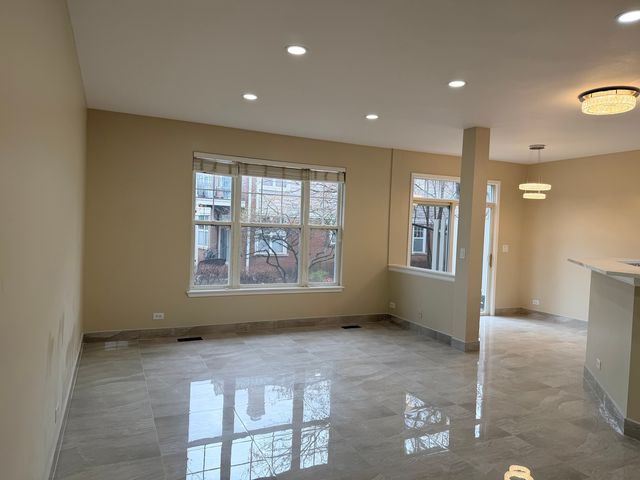 431 PINE LAKE Circle, Vernon Hills, IL 60061