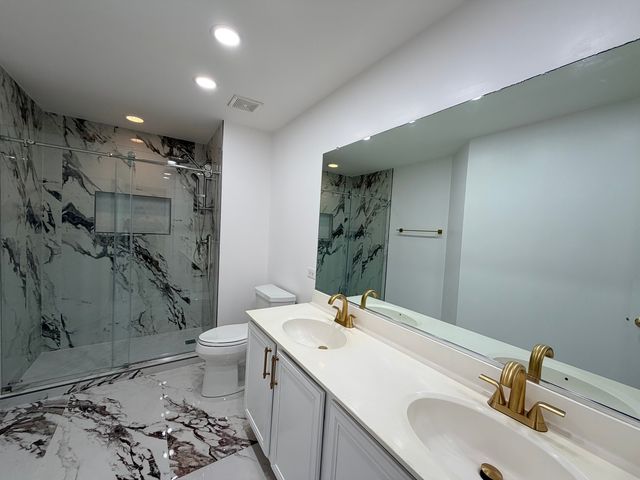 431 PINE LAKE Circle, Vernon Hills, IL 60061