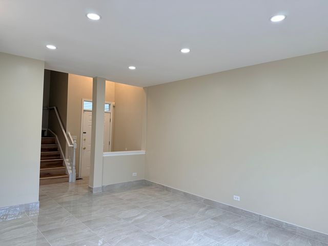 431 PINE LAKE Circle, Vernon Hills, IL 60061