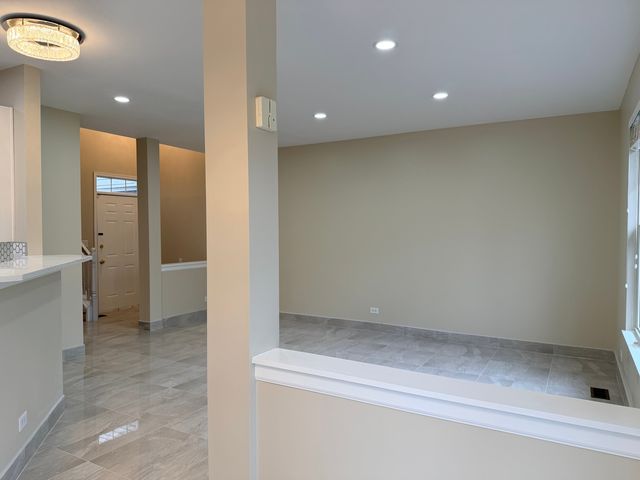 431 PINE LAKE Circle, Vernon Hills, IL 60061