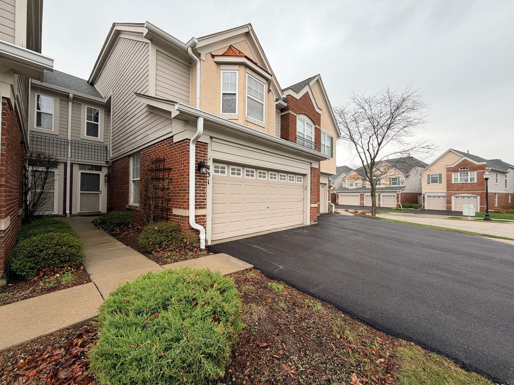 431 PINE LAKE Circle, Vernon Hills, IL 60061