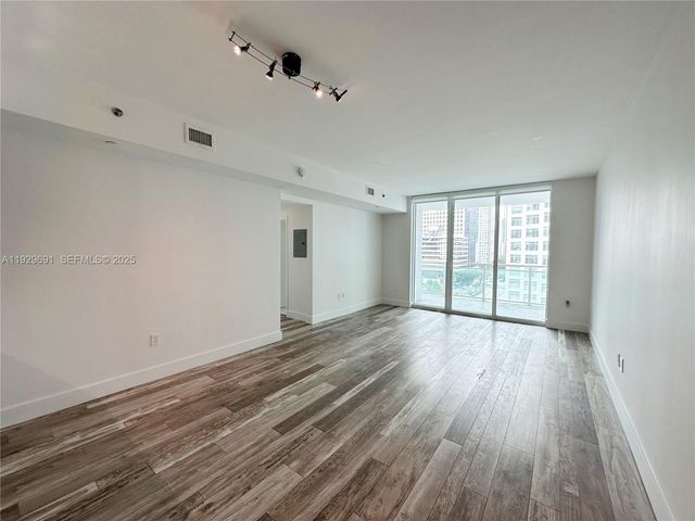 951 Brickell Ave 801, Miami, FL 33131